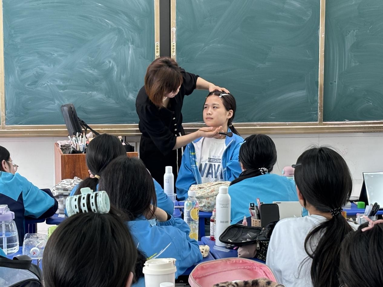 1744966265735709.jpg 图片2.jpg